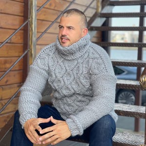 Hand-Knit Men’s Wool Sweater – Grey Pullover – Cozy, Warm & Timeless – Rustic Winter Knitwear – Sustainable Handmade Gift for Him