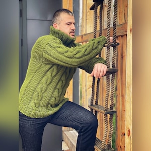 Green Cable Knit O-Neck Pullover