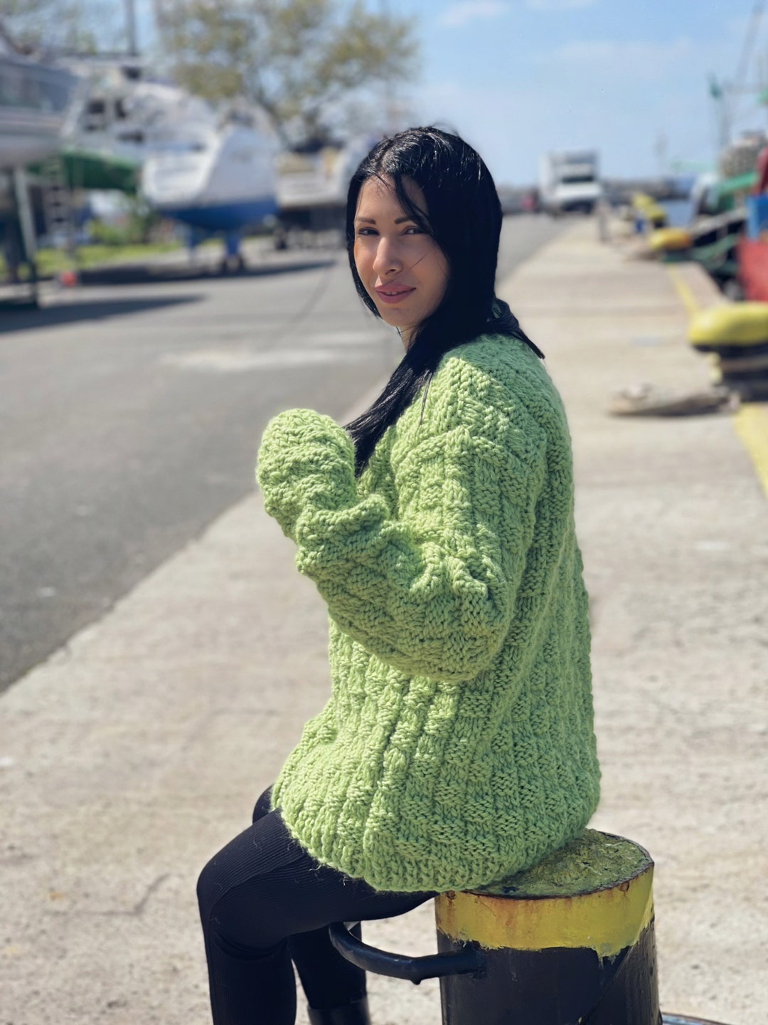 ROUGH AND SWELL グリーンセーター Gorgeous Hand Knit Green Sweater, Thick and Cosy Crewneck Sweater