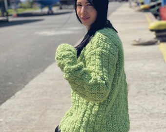 Ready to ship, size L, Hand Knit Green Sweater, Thick And Cosy Crewneck Sweater, Women Warm Pullovers, Holiday Gift for Her