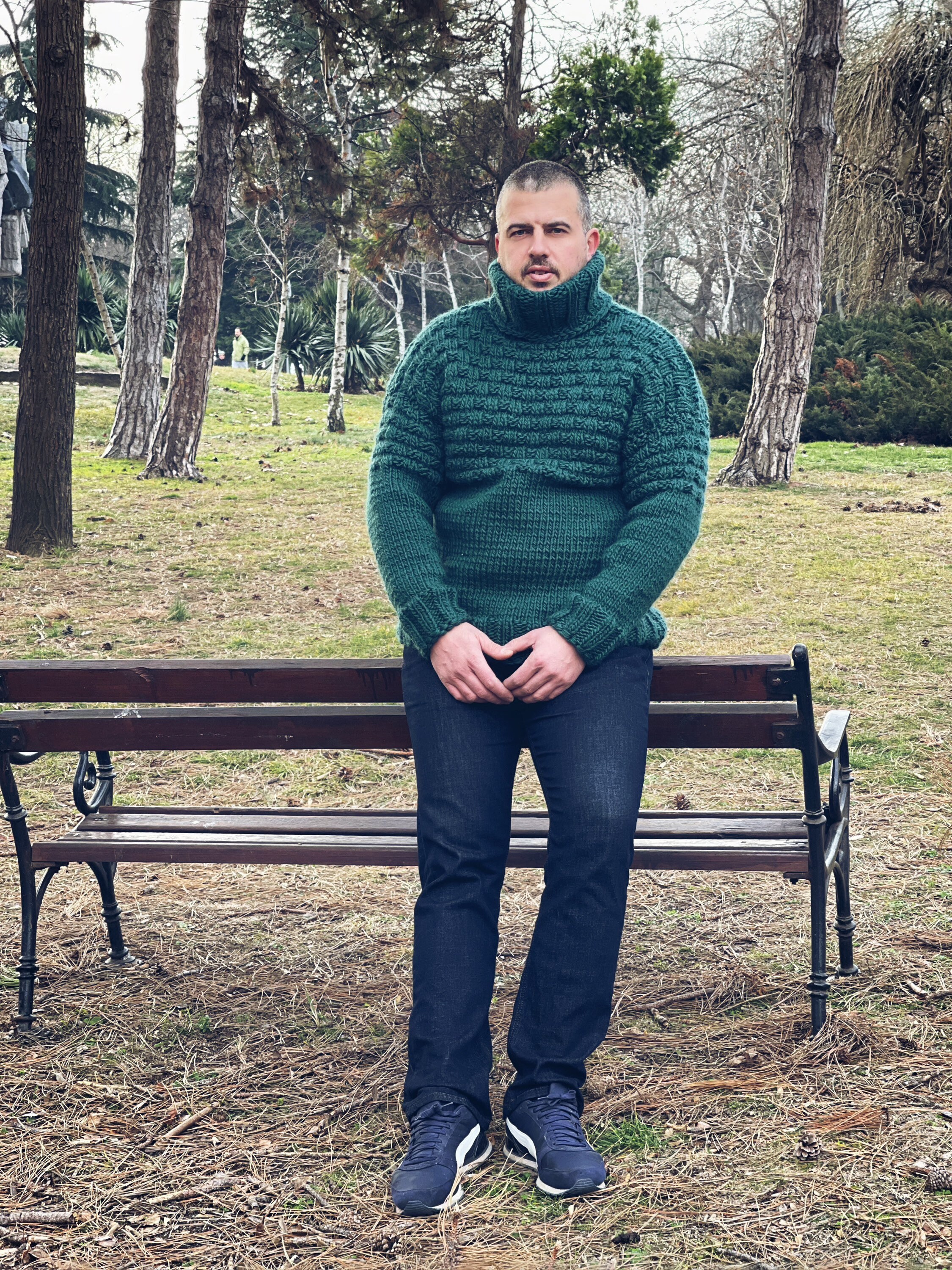 Green jumper mens 2025