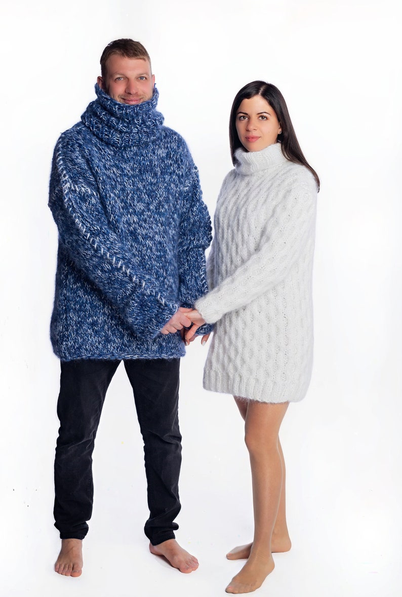 Nouveau gros pull à col roulé en mohair bleu mélange tricoté à la main, longs pulls à col roulé pour hommes, pulls d'hiver tricotés à la mode image 9