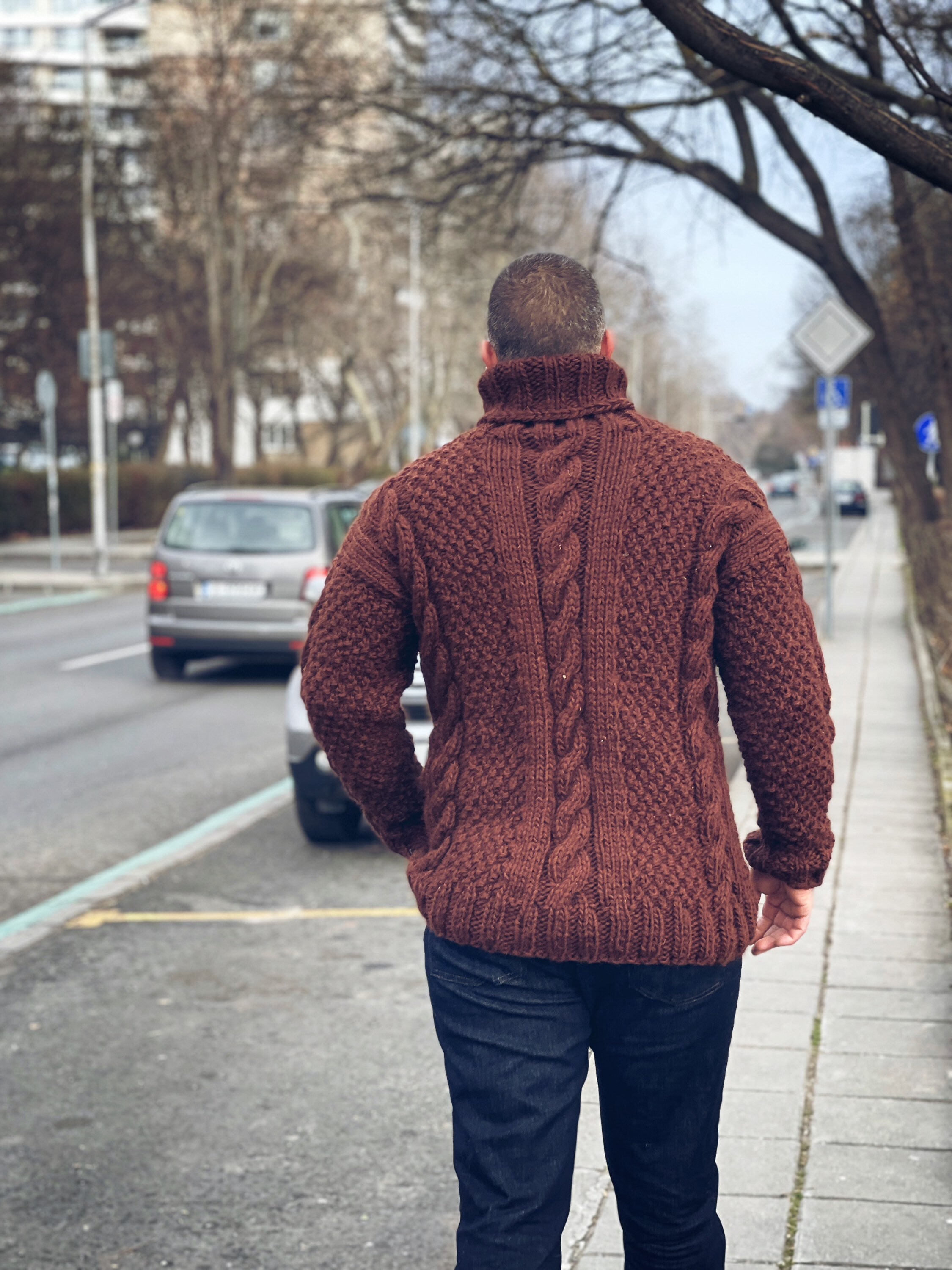 New Brown Bear Sweater, Chunky Men Looking, Thick, Heavy and New Brown Bear Sweater, Chunky Men Looking, Thick, Heavy and