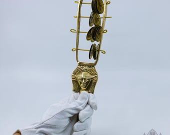 古代エジプトのシストラム楽器のユニークで強力な手作りのお守り