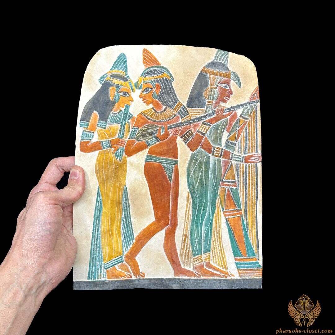 ギザの古い骨董品店で50年前のエジプトの石板が発見される - 古代