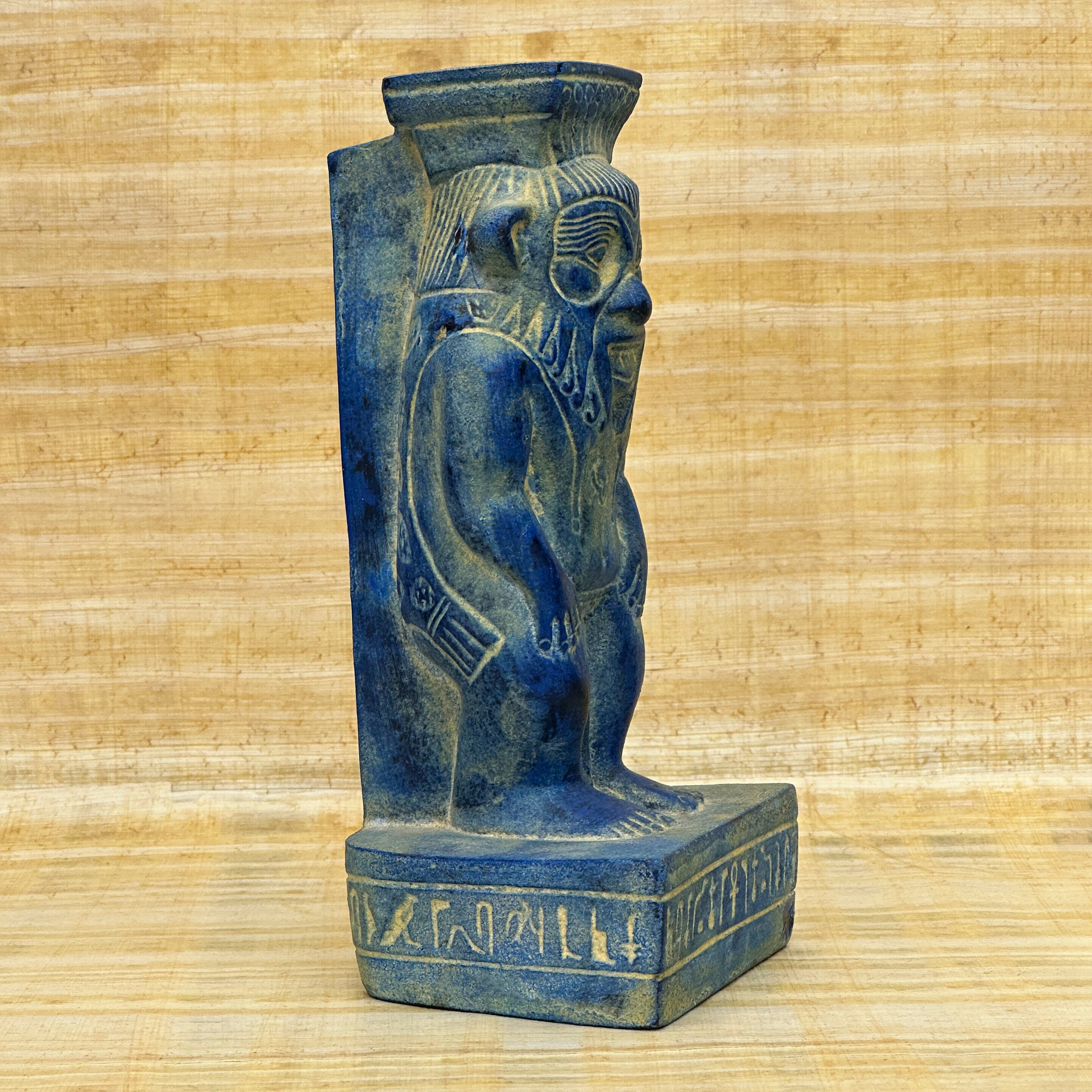 ユニークな青い石のベス像 - ベス神の古代像 - 力強い古いベス彫刻