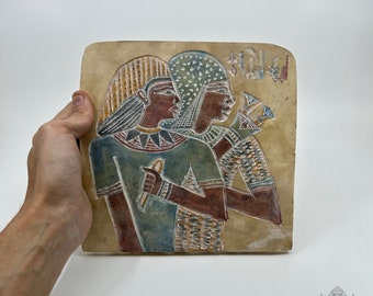 ギザの古い骨董品店で50年前のエジプトの石板が発見される - 古代