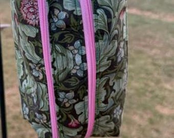 Green and pink double zippered diaper and wipes pouch: Two-compartment travel organizer