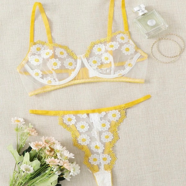 Daisy Lace Lingerie Set