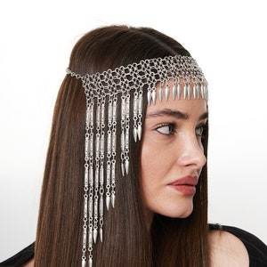 Elegant Silver-Plated Boho Headpiece: Dazzling Tassel Chain Design