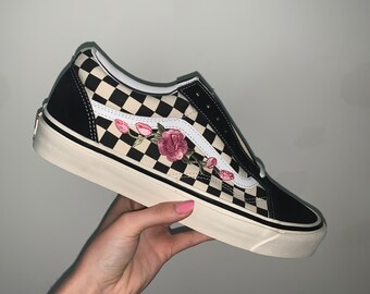 vans avec roses brodées