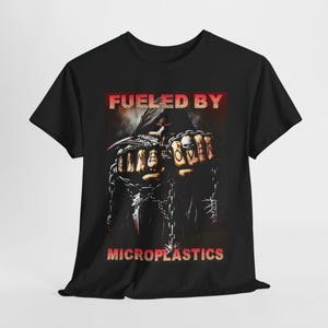 Angetrieben durch Mikroplastik Shirt, lustiges Rand Tshirt, Meme Böses Skeleton Shirt, Cooles hartes Skeleton Shirt, Unisex 90er Jahre T-Shirt