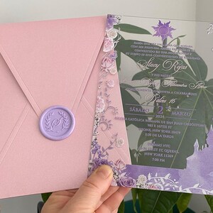 Invitación enredada, Invitación Sweet 16, Invitación Quince Acrílico, Invitación Quinceañera, Quince Años, Sobre perla rosa, Rapunzel