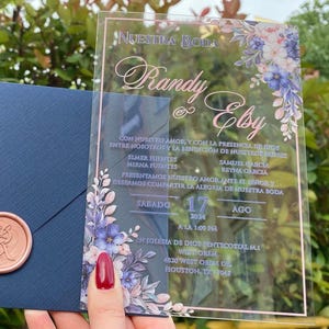 Invitación de boda, Invitación floral azul, Invitación de boda floral, Invitación de boda acrílica, Sobre azul marino, Sello de lacre rosa
