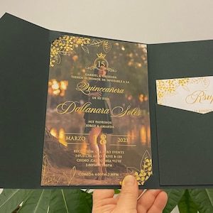 Acryl Quinceanera Einladung mit Foto, Acryl Quitte Einladung, Acryl Geburtstagseinladung, Jägergrüner Umschlag mit Tasche
