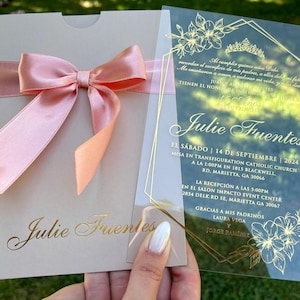 Przezroczysty akryl 15 Años zaproszenie, XV Años, Quinceañera, Sweet 16, akrylowe zaproszenie na urodziny, zaproszenie na różową wstążkę, różowa koperta