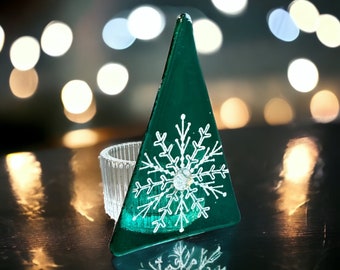 Christmas snowflake fused glass tealight holder, ,  Christmas tree shape tealight, snowflake design, fused glass Christmas table  decoration