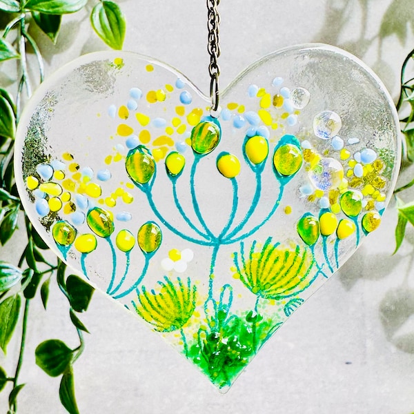 Glas Herz Aufhänger, gelbe Sommerwiese, geschmolzenes Glas Herz, Geschenk für Sie, neues Haus Geschenk, Wohndekor, Gartendeko.