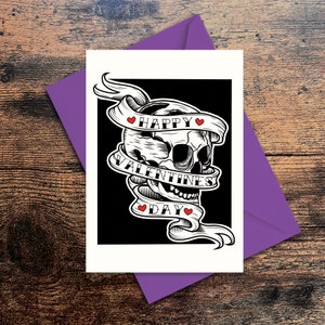 Biglietto d'auguri di San Valentino con teschio e striscione - Tatuaggio - Rock n Roll - Gotico - San Valentino alternativo - Spedizione gratuita nel Regno Unito