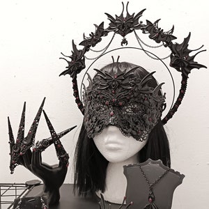 Vampiric set- gothic headpiece, vampire halo, alternative tiara, evil queen, bat crown, cosplay headband, fantasy couture, claws