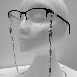 Nevermore glases chain: gothic chain, goth eyewear, Alt accessory, alternative accessories, birdskull, witchy, witch, pagan, feather