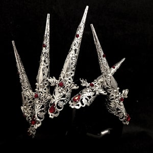 Bloodlust Nail Rings: Gothic Vampire Claws with Red Rhinestones (Set of 5)