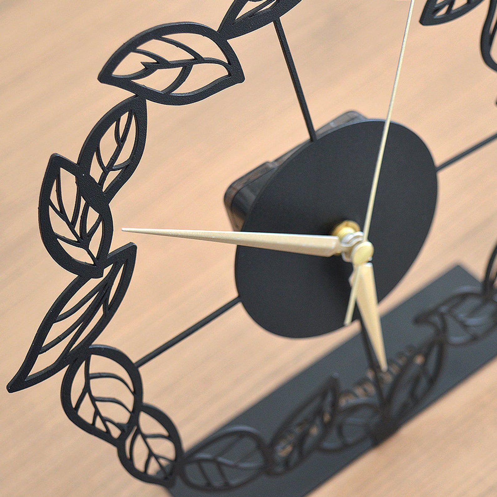 Leaf Clock Tabletop Natural Design Black Metal Accessory Etsy