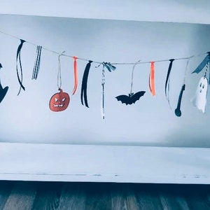 Halloween Garland - digital svg and dxf files for crafts, laser cutting and engraving using glowforge, cameo and cricut.