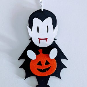 Drácula con archivo de calabaza, adorno de Halloween para guirnaldas y adornos - archivos digitales para Glowforge y otros cortadores láser C02 SVG DXF
