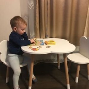 Juego de mesa y sillas para niños pequeños de alta calidad/Muebles de juego para niños/Juego de mesa y sillas para niños de madera hecho a mano/Regalo para niños pequeños/ Mesa Montessori imagen 7