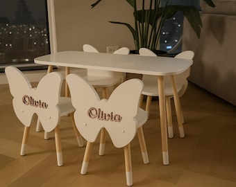 Set composto da sedia e tavolo a forma di farfalla: mobili Montessori per bambini piccoli