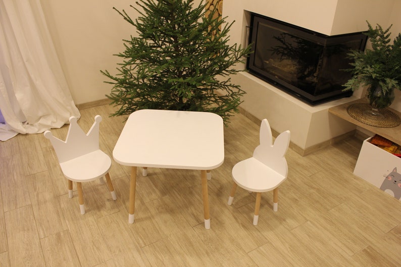 Ensemble table et chaises pour tout-petit de haute qualité/Meubles pour enfants jouant/Ensemble table et chaises en bois pour enfants faits main/Cadeau pour tout-petit/Table Montessori image 5