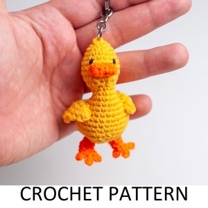 Padrão de chaveiro de pato em crochê. Padrão de patinho. Padrão de chaveiro de amigurumi de pássaro. Padrão de chaveiro de animal de fazenda.