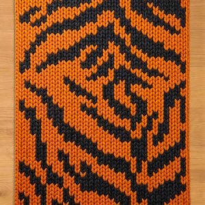 Tiger Print Finger Knitting Pattern. Chunky Chenille Yarn Knit Blanket Pattern. African Safari Animal