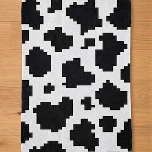 Cow Print Finger Knitting Pattern. Black and White Chunky Chenille Yarn Knit Blanket Pattern