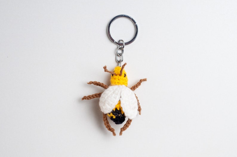 Bee Keychain Crochet Pattern. Honey Bee Pattern. Bumblebee Pattern