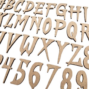 Criatura Grande Estranha | Letras de madeira | Letras cortadas a laser | Fonte de Halloween | Cartas assustadoras | Cartas de projetos escolares infantis | Artesanato