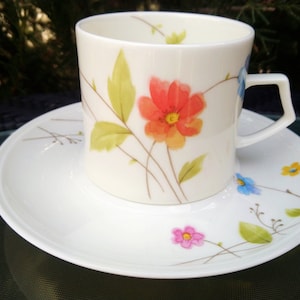One Mikasa &quot;Just Flowers&quot; Pattern, Mug With Saucer, Discontinued 1974-1996, Coral, Yellow, Blue Flowers, White Background, Floral Motif, Dec