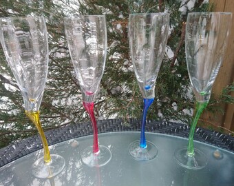 ヴィンテージクリスタル4つの曲がった脚のマルチカラーオプティックボウルシャンパンフルート、オプティッククリアボウル、バーウェアグラス、背の高い脚付きグラスドリンク