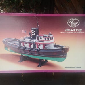 Lindberg Plastic Model Kit, Diesel Tug 1/82 Scale, Classic Replica Series, Kit No. 7221, Open Box