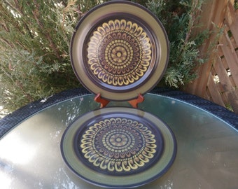 Mikasa Majorca "Terrazo" Pattern, set vintage fuori produzione di due piatti, Maiorca, piatto verde, giallo, marrone, verde Terrazo, piatto mobile