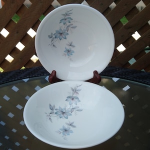 Vintage Johnson Brothers &quot;Snowhite&quot; Pattern Ironstone, Set Of Five Berry Bowls, Sauce Bowls, Blue Gray Floral Decoration On White Background