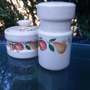 Wedgwood &quot;Quince&quot; Pattern Discontinued 1969-1986, Mustard Jar With Lid, Salt Or Pepper Shaker, Ring Of Fruit On White Stoneware, Vintage