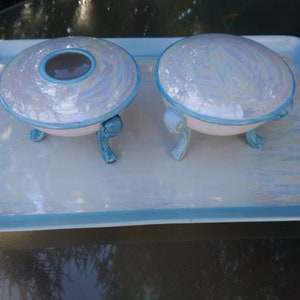 T&V Tressemann Und Vogt Limoges France L.A. Grau irisierende Viktorianische Ära Vanity Set, Puderbox, Haar EMPFänger, 1891-1907 Kosmetik Set Deco