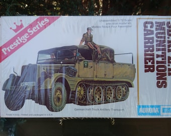 Aurora plastic modelkit, Duitse half-track artillerietransport SD.KFZ.11 schaal 1/72, Prestige-serie, 1977, open doos, beschrijving lezen