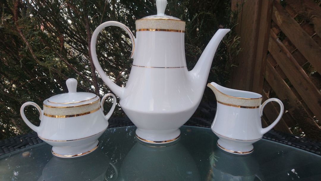 Noritake Damask Gold 4288 Pattern, Coffee Pot, Lidded Sugar Bowl and