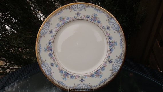 Minton Avonlea Pattern, Discontinued 1976-1989, One Dinner Plate