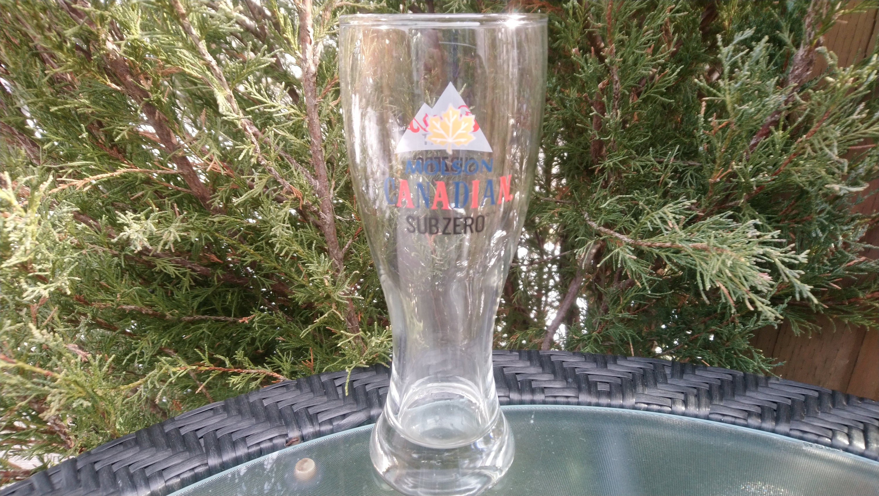 COORS LIGHT BEER GLASS FROSTED c/w LOGO REVEAL SUB ZERO 