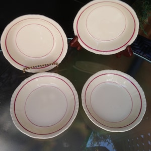 Alfred Meakin Van Dyck Ware "Rougemont" Pattern, Set Of Four Dessert Or Ice Cream Bowls, Sauce Bowls, Red Band And Verge, Fluted Edge, 1930s