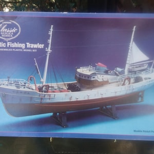 Lindberg Plastic Model Kit, North Atlantic Fishing Trawler, Classic Replica Series, 1/90 Scale, Vintage 1984, Number 7222